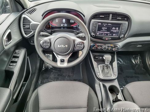 Used 2024 Kia Soul LX w/ Option Group 015 FWD image 13