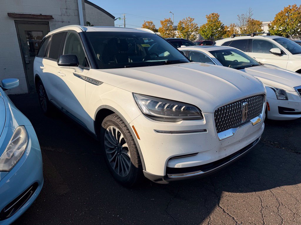 Used 2023 Lincoln Aviator AWD w/ Premium Package image 4