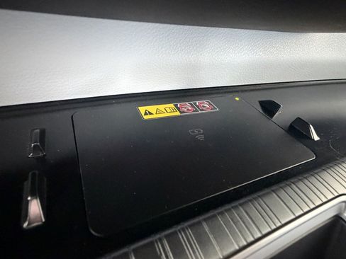 Used 2025 Toyota Sienna XLE w/ XLE Plus Package AWD/4WD image 26