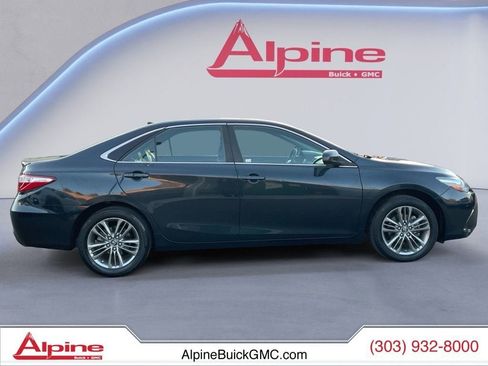 Used 2016 Toyota Camry SE image 6