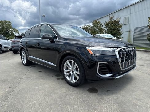 Used 2025 Audi Q7 3.0T Prestige w/ Prestige Package image 3