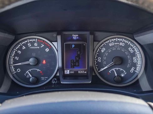 Used 2023 Toyota Tacoma TRD Off-Road image 23