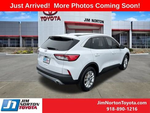 Used 2022 Ford Escape SE w/ Convenience Package FWD image 8