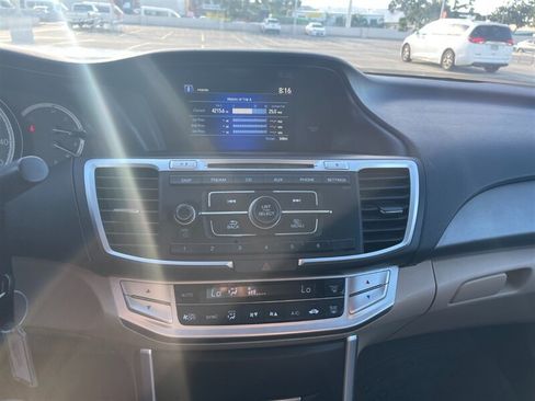 Used 2013 Honda Accord LX image 12