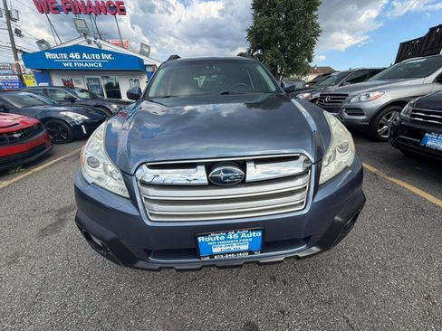 Used 2013 Subaru Outback 2.5i Premium w/ All-Weather Pkg AWD/4WD image 2