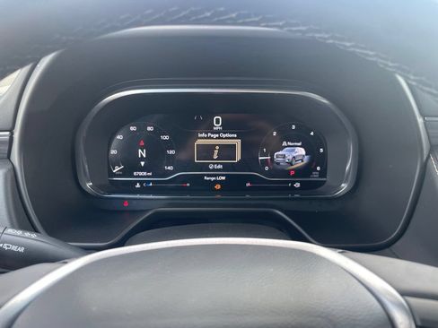 Used 2024 GMC Yukon SLT RWD image 14