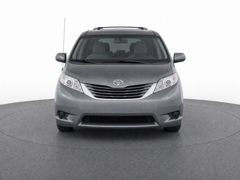 Used 2013 Toyota Sienna LE w/ Towing Pkg FWD image 5