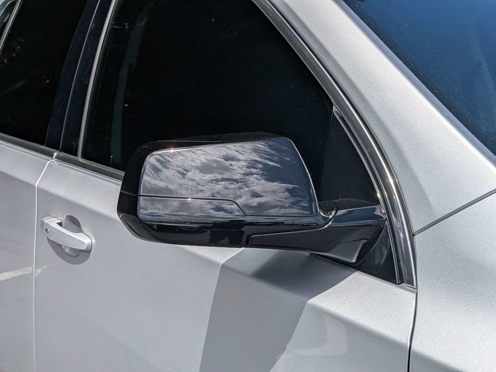 Used 2020 Chevrolet Traverse LS FWD image 12