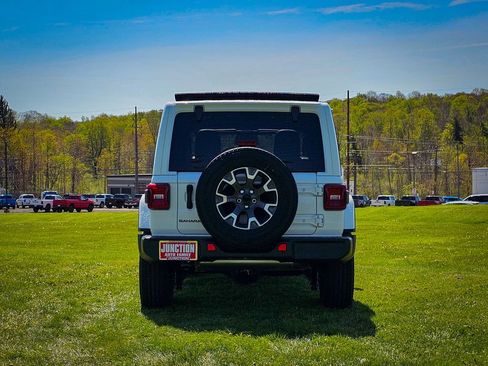 New 2026 Jeep Wrangler Unlimited Sahara AWD/4WD image 4