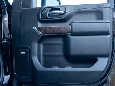 Used 2020 GMC Sierra 2500 Denali w/ Denali Ultimate Package image 11