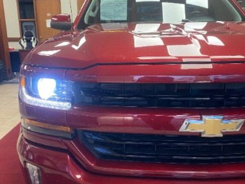 Used 2018 Chevrolet Silverado 1500 LT w/ Texas Edition image 10