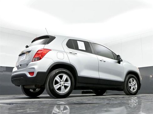 Used 2020 Chevrolet Trax LS w/ Tint and Cruise Package image 33