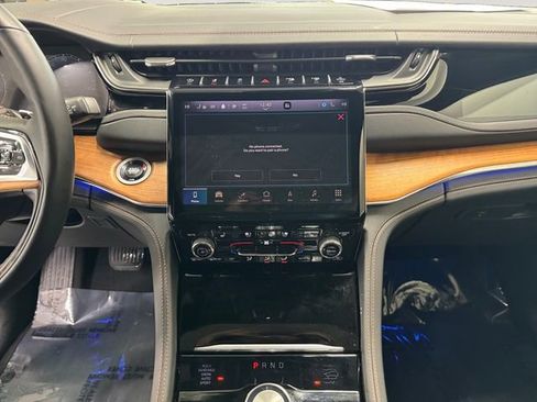 Used 2025 Jeep Grand Cherokee L Summit AWD/4WD image 5