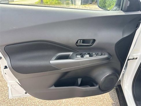 New 2025 Nissan Kicks Play S image 19