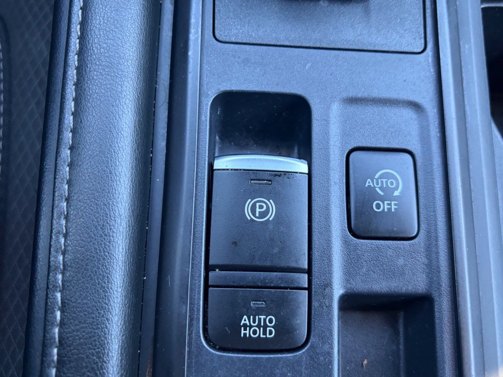 Used 2023 Nissan Pathfinder S FWD image 29