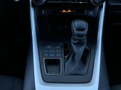 Used 2025 Toyota RAV4 XLE image 23