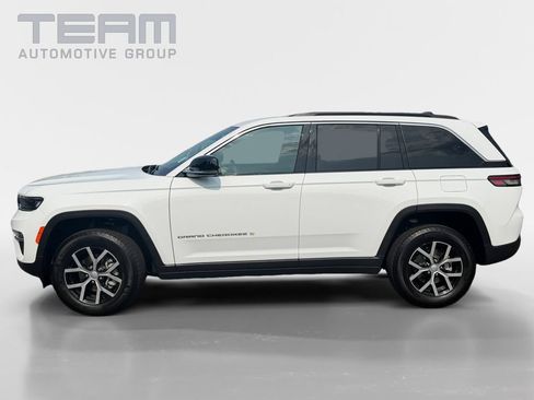 Certified 2025 Jeep Grand Cherokee Limited w/ Trailer Tow Package AWD/4WD image 4