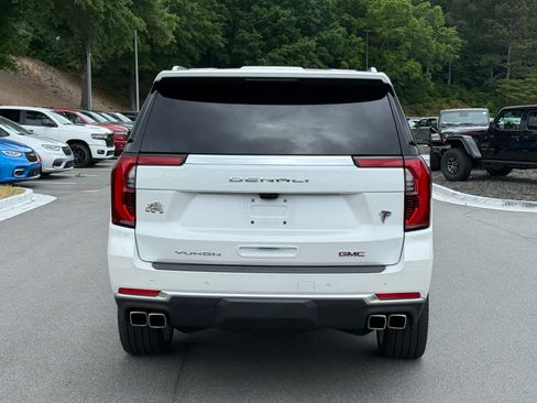 Used 2025 GMC Yukon Denali w/ Denali Reserve Package AWD/4WD image 4