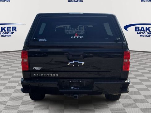 Used 2018 Chevrolet Silverado 1500 Custom w/ Custom Value Package AWD/4WD image 4