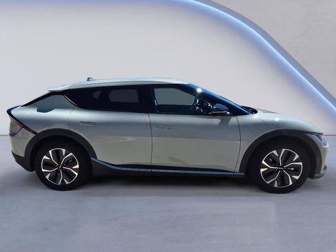 Used 2024 Kia EV6 Light AWD/4WD image 7