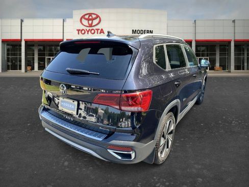 Used 2024 Volkswagen Taos SE AWD/4WD image 5