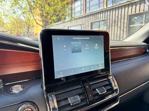 Used 2021 Lincoln Navigator L Reserve AWD/4WD image 16