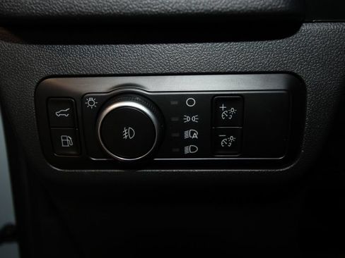 Used 2025 Ford Escape SE w/ Class II Trailer Tow Package FWD image 9
