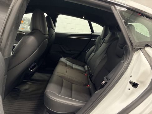 Used 2021 Tesla Model S Plaid image 11