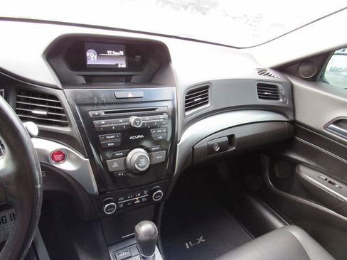 Used 2017 Acura ILX image 31