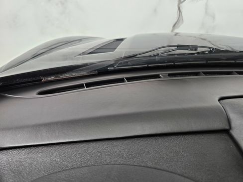 Used 2004 Aston Martin Vanquish RWD image 41