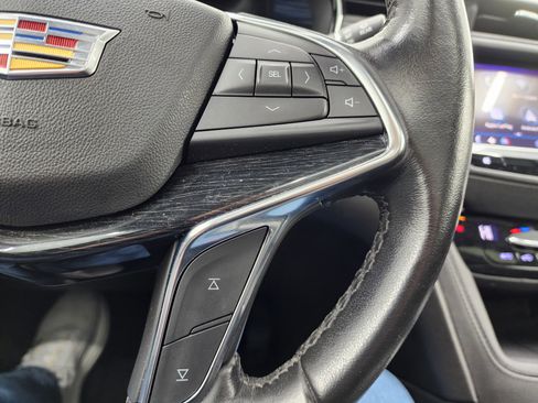 Used 2020 Cadillac XT5 Premium Luxury image 18