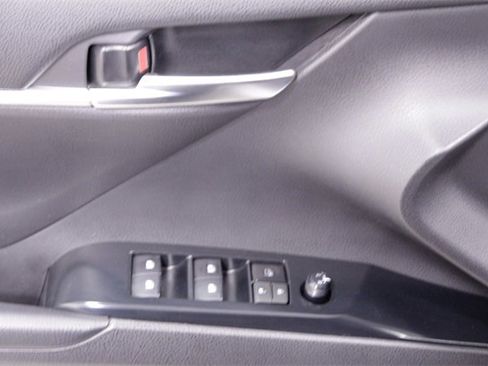 Used 2020 Toyota Camry LE image 22