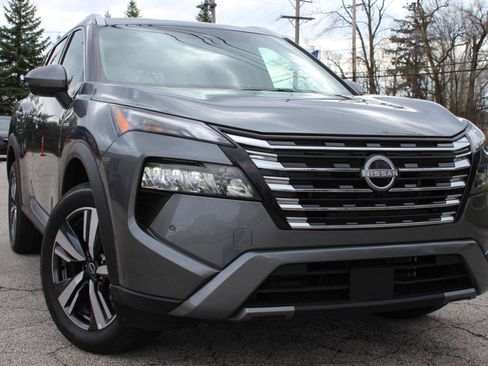 Used 2026 Nissan Rogue SL image 2