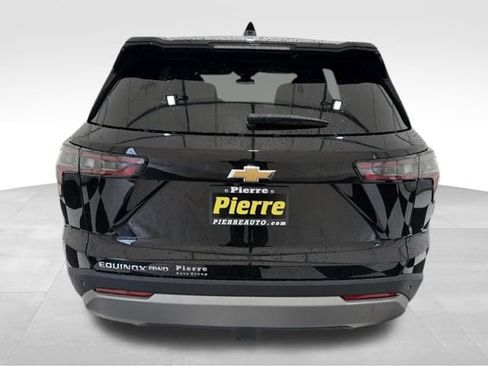 New 2026 Chevrolet Equinox LT image 2