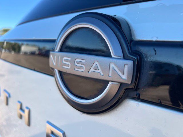 Used 2023 Nissan Pathfinder Platinum AWD/4WD image 13