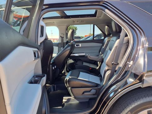 Used 2023 Ford Explorer XLT w/ Equipment Group 202A image 13