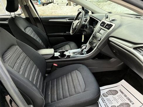 Used 2016 Ford Fusion SE image 17