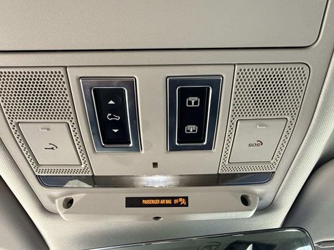 Used 2020 Land Rover Defender 110 SE image 22