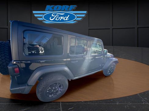 Used 2023 Jeep Wrangler Unlimited image 6