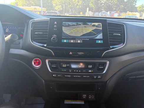 Used 2022 Honda Pilot TrailSport image 9