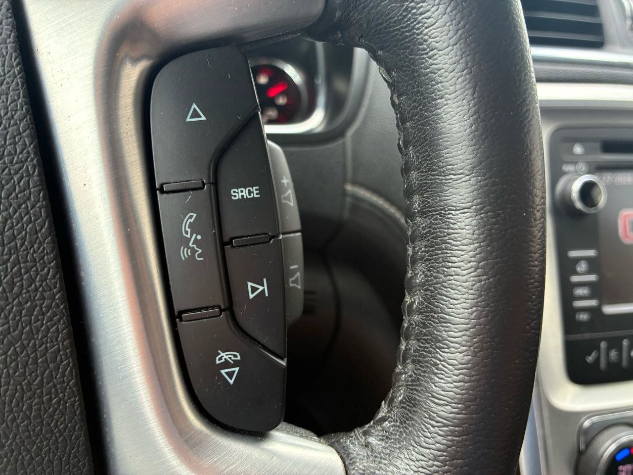 Used 2015 GMC Acadia SLT AWD/4WD image 17