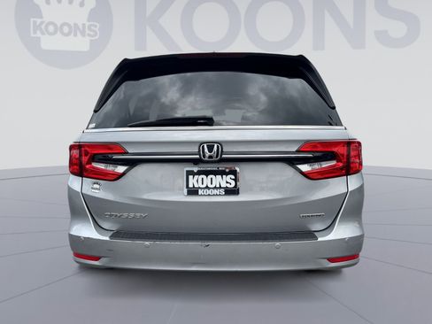 Used 2023 Honda Odyssey Touring image 2