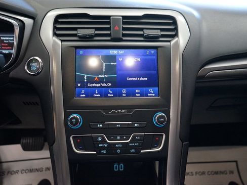 Used 2020 Ford Fusion SE FWD image 7