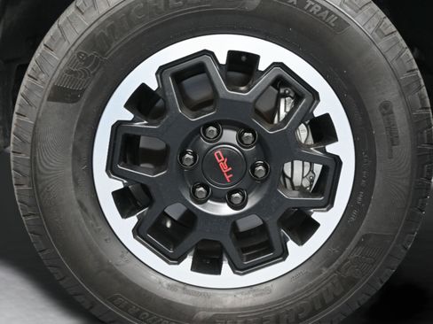 Used 2025 Toyota 4Runner TRD Off-Road Premium w/ Tow Technology Package AWD/4WD image 10