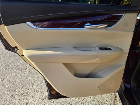 Used 2017 Cadillac XT5 Luxury image 53