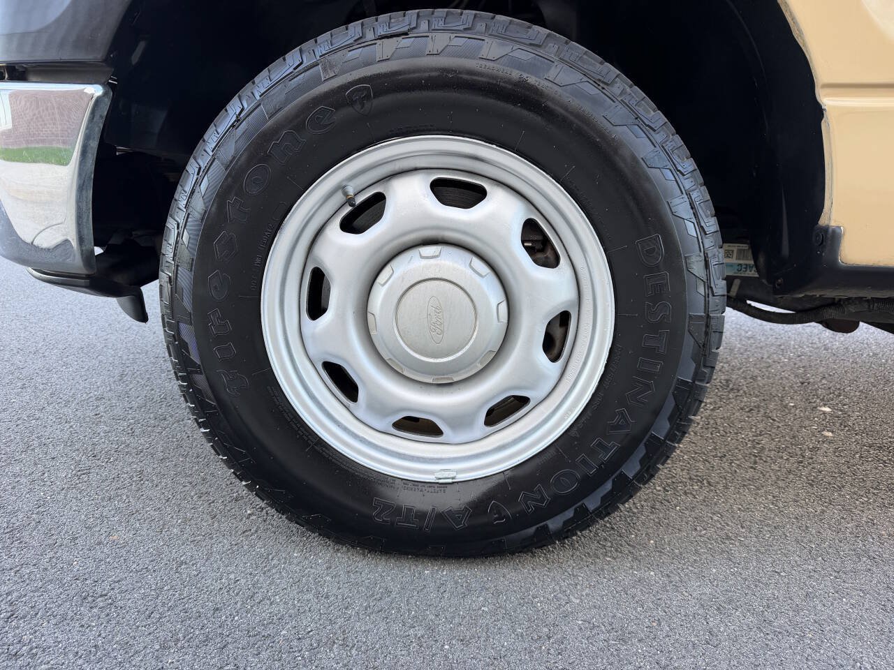 Used 2014 Ford F150 XL w/ Equipment Group 101A Mid AWD/4WD image 29