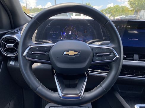 Used 2026 Chevrolet Equinox LT FWD image 18