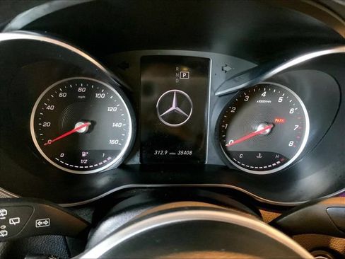 Used 2022 Mercedes-Benz GLC 300 4MATIC image 24