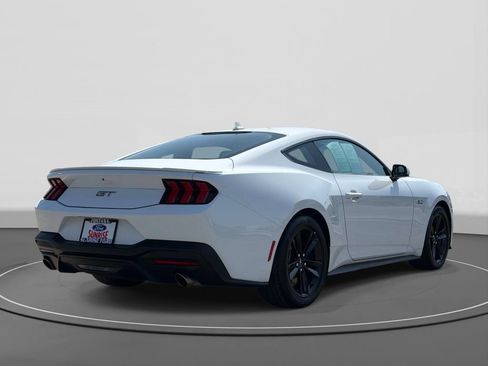 Used 2025 Ford Mustang GT RWD image 5