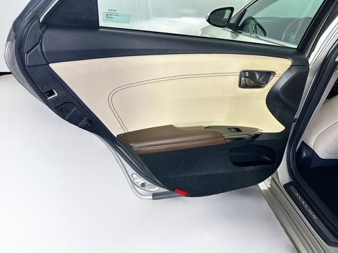Used 2015 Toyota Avalon Limited w/ Technology Package FWD image 28